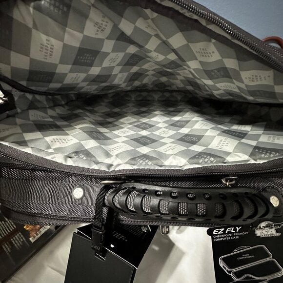 NEW Sharper Image Airwerks Collection TSA approved laptop case 14”x17.5”x6.75” - Picture 9 of 11